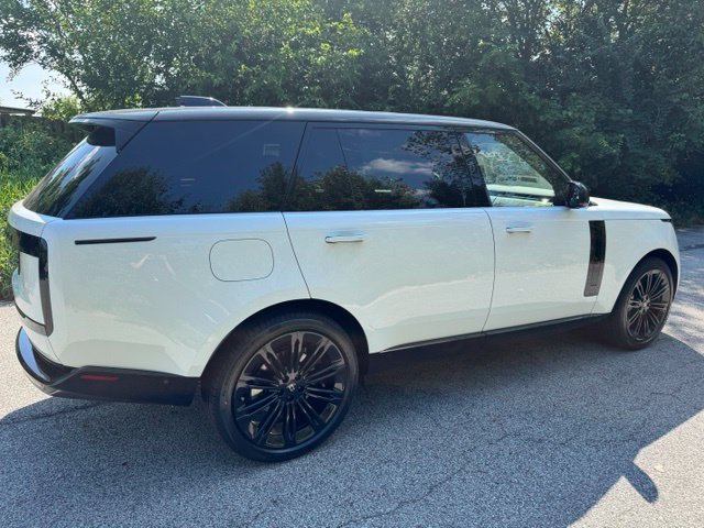 New 2027 Land Rover Range Rover Long Wheelbase SE AWD/4WD image 5