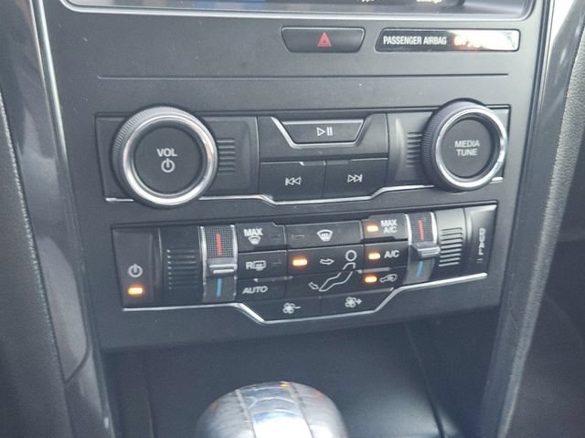 Used 2019 Ford Explorer XLT w/ Equipment Group 201A FWD image 19