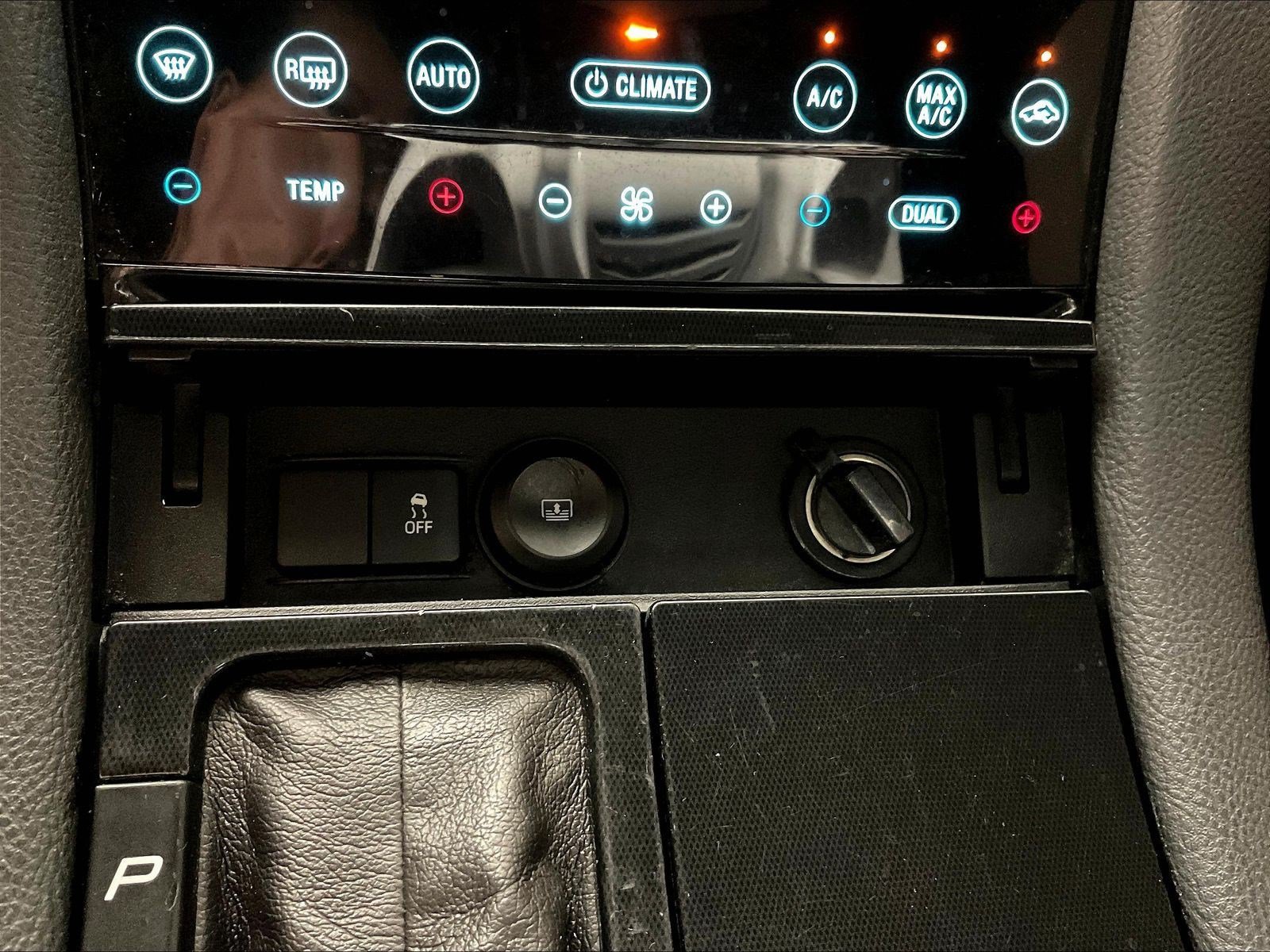 Used 2014 Ford Taurus SHO w/ Equipment Group 401A AWD/4WD image 16