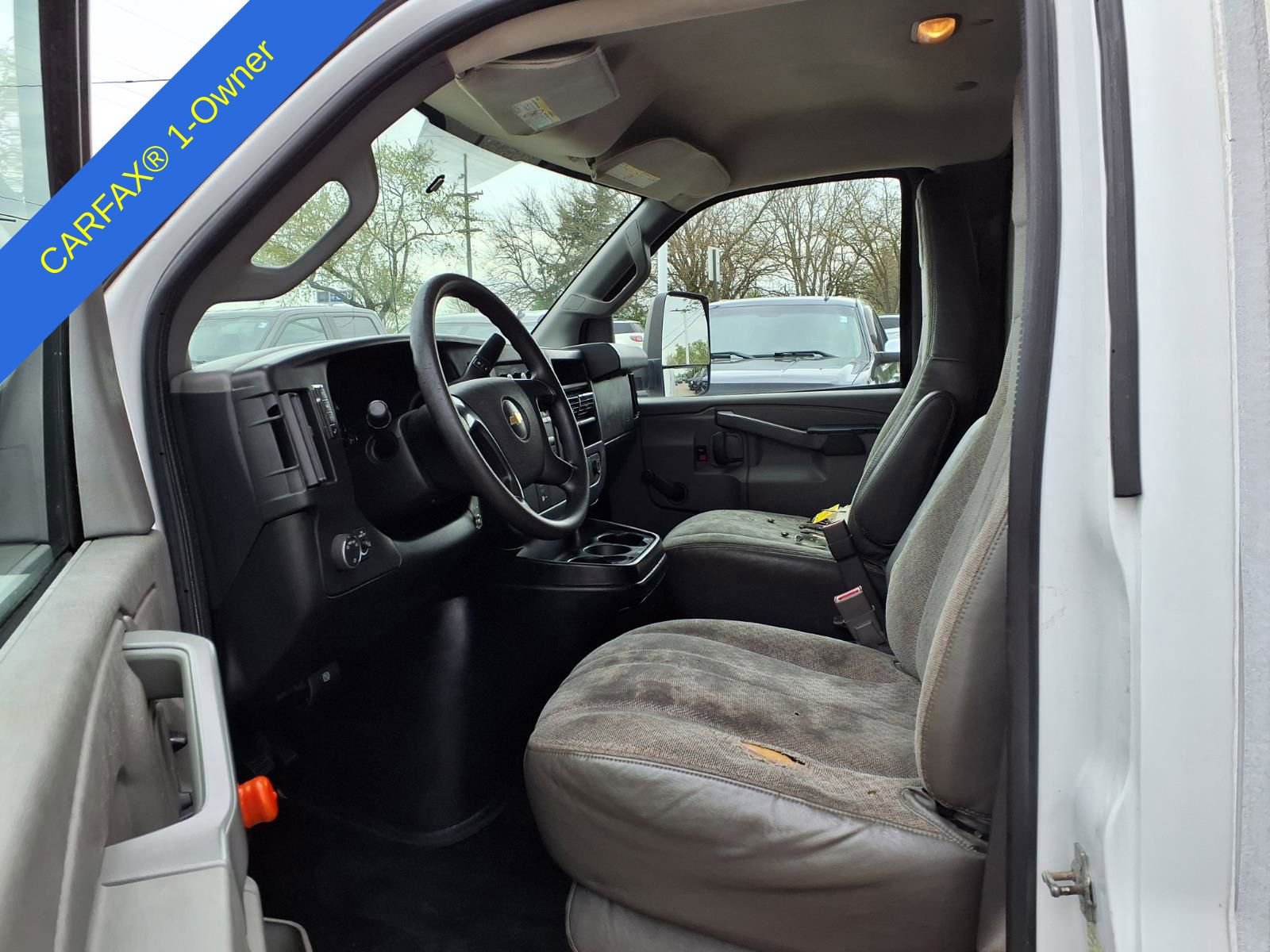 Used 2016 Chevrolet Express 3500 RWD image 15