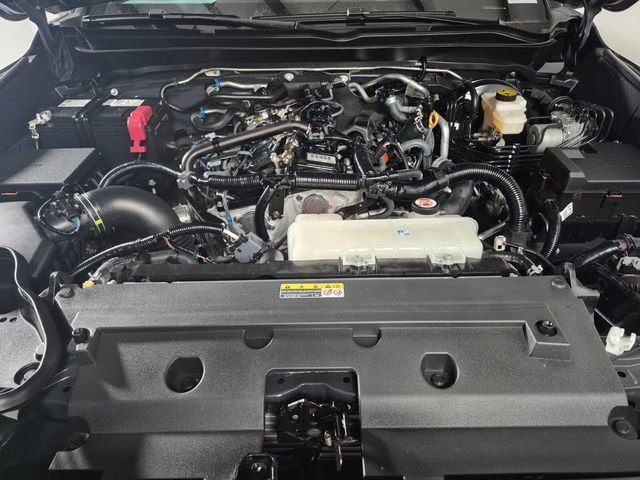 Certified 2024 Toyota Tacoma TRD Off-Road AWD/4WD image 8