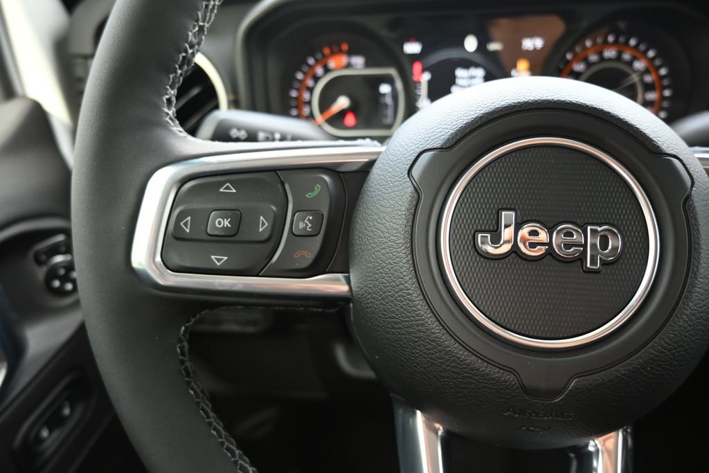 New 2026 Jeep Wrangler Unlimited Sahara AWD/4WD image 8