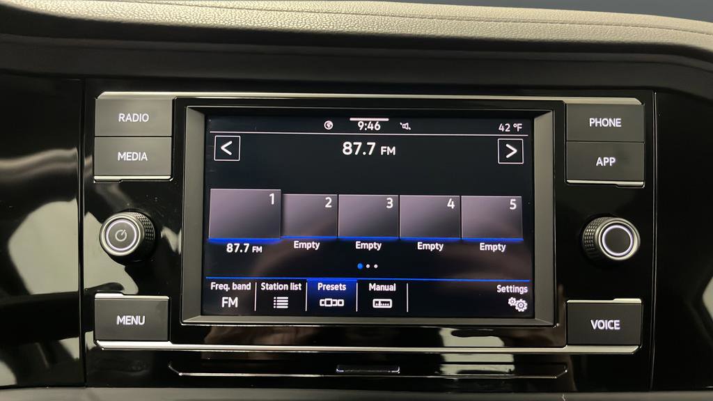 Used 2024 Volkswagen Jetta SE w/ Panoramic Sunroof Package FWD image 15