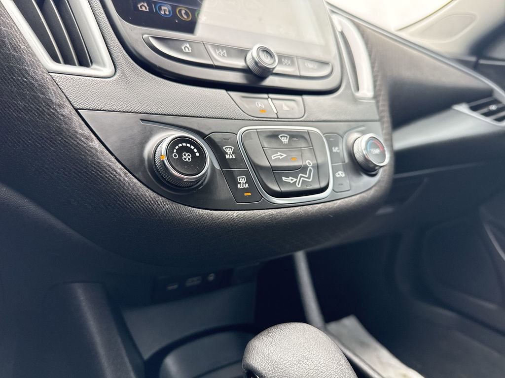 Used 2025 Chevrolet Malibu RS w/ LPO, Floor Liner Package image 16