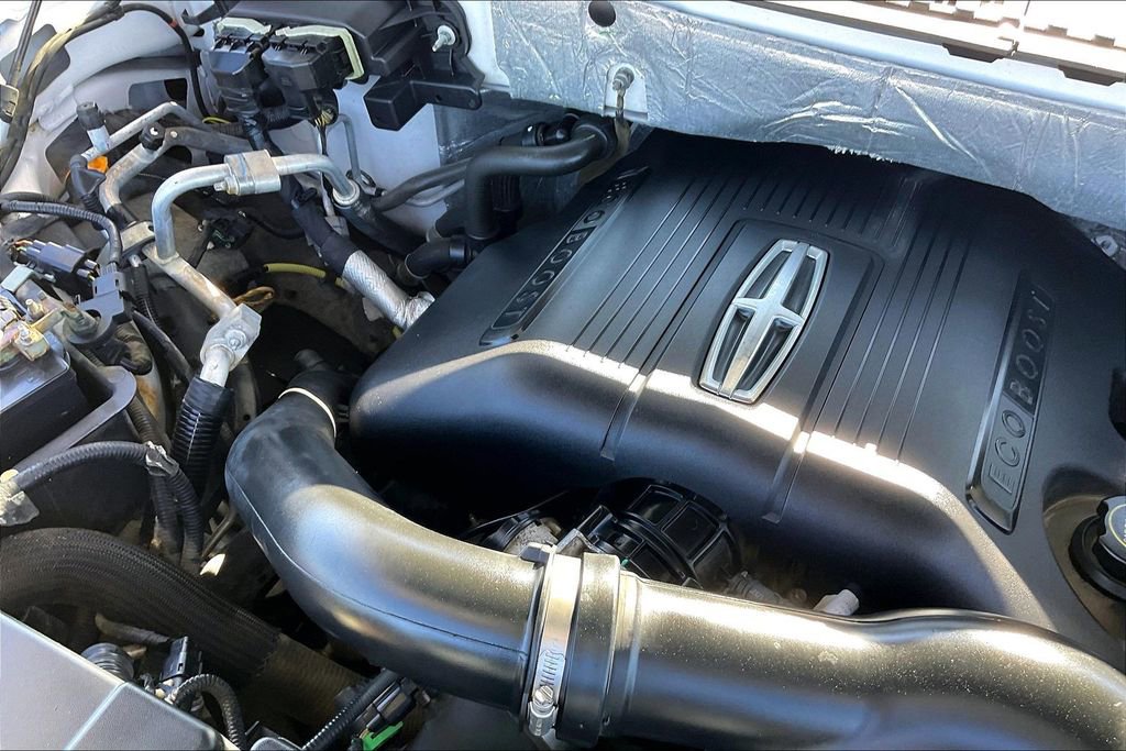 Used 2017 Lincoln Navigator Select image 32