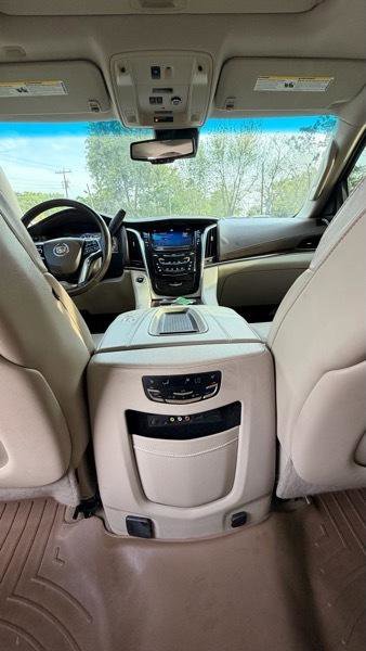 Used 2015 Cadillac Escalade ESV Luxury RWD image 8