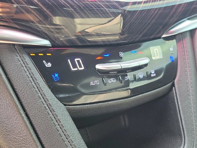 Used 2025 Cadillac XT6 Premium Luxury AWD/4WD image 25