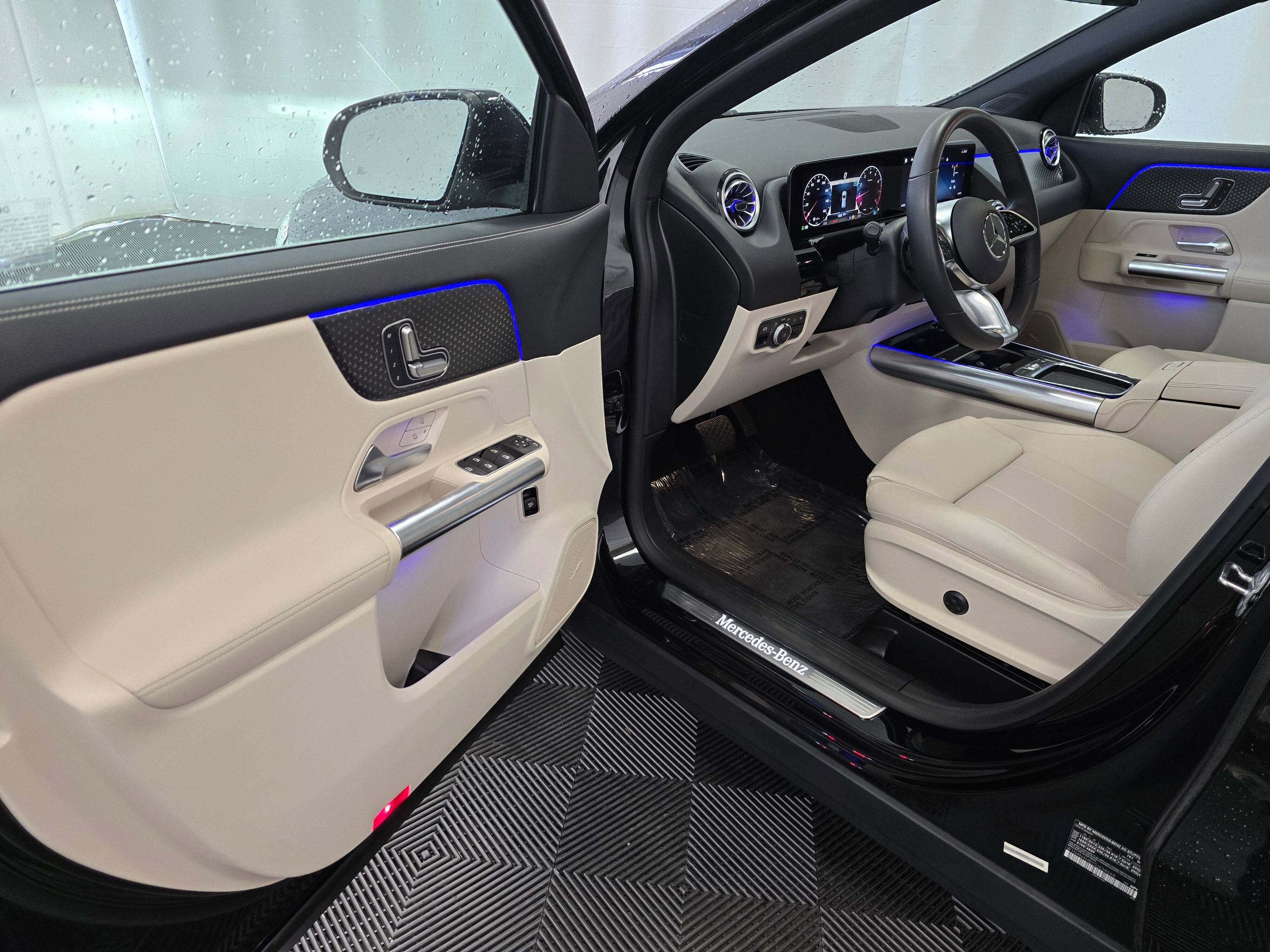 Used 2025 Mercedes-Benz GLA 250 4MATIC image 27