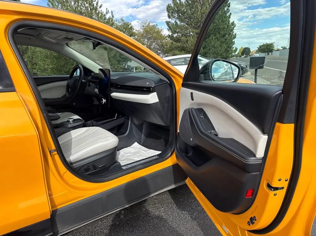 Used 2022 Ford Mustang Mach-E Premium RWD image 28