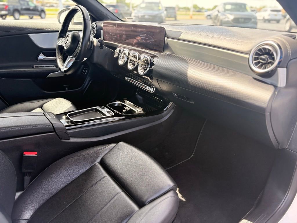 Used 2025 Mercedes-Benz CLA 250 4MATIC image 16