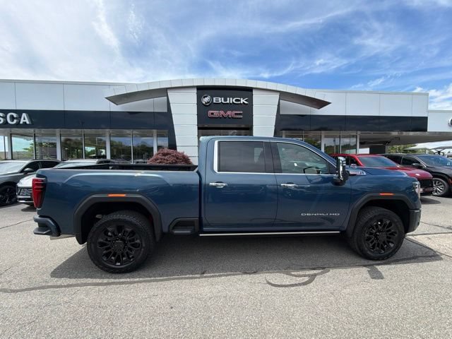 New 2026 GMC Sierra 2500 Denali w/ Denali Reserve Package AWD/4WD image 2