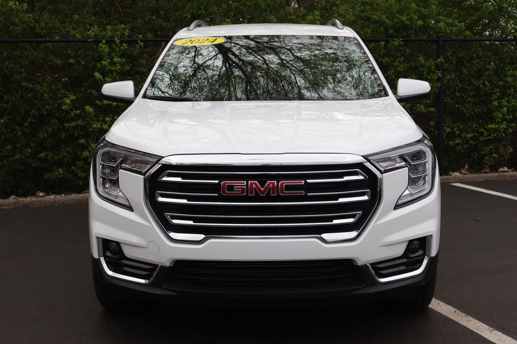Used 2024 GMC Terrain SLT w/ LPO, Floor Liner Package image 2