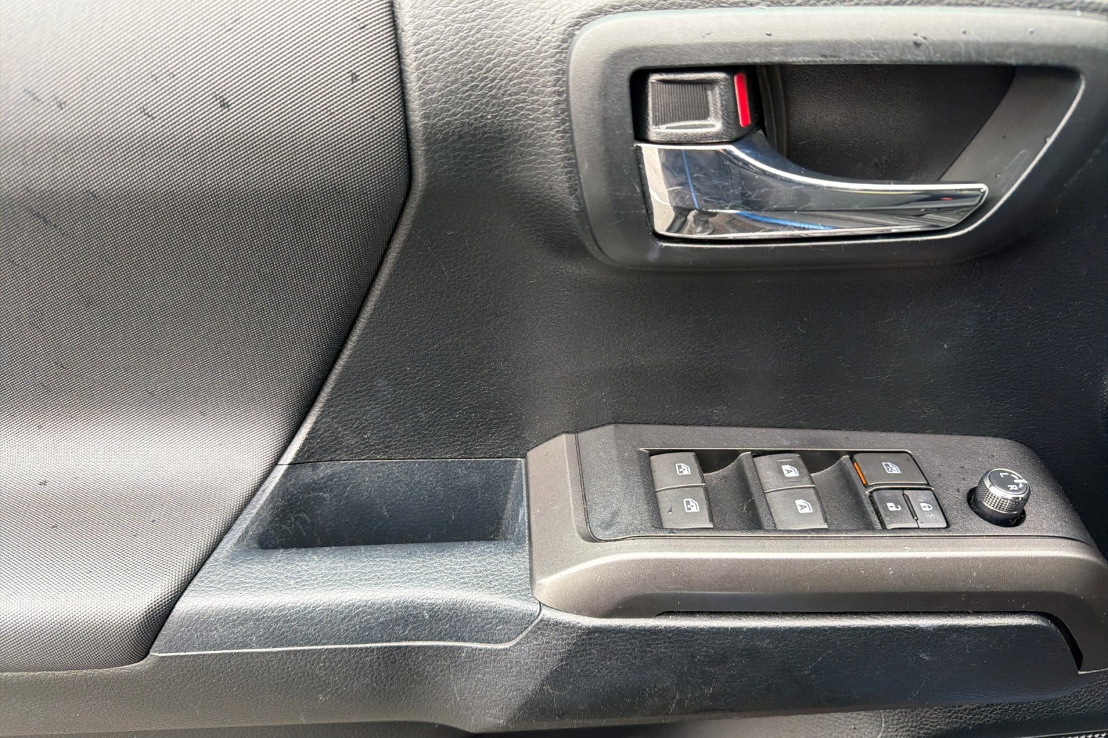 Used 2017 Toyota Tacoma TRD Off-Road image 11