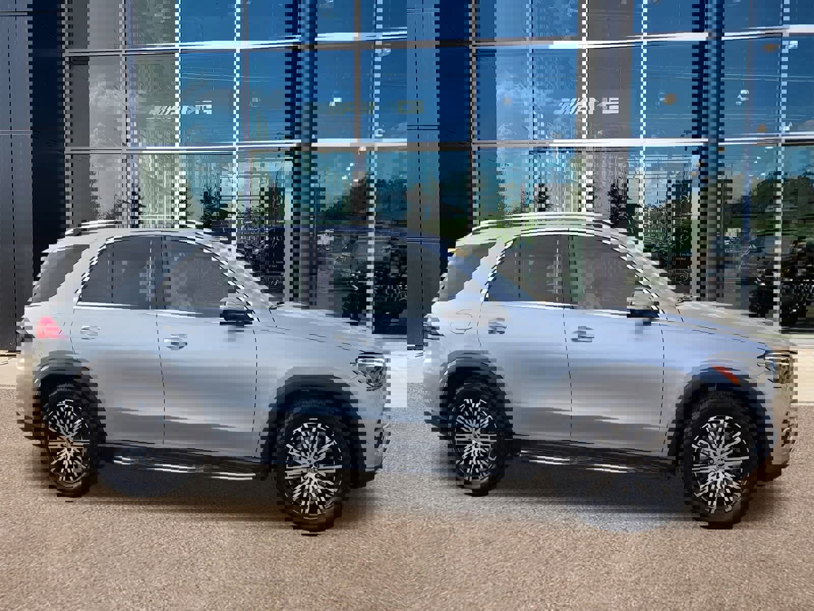 Used 2025 Mercedes-Benz GLE 350 4MATIC image 4