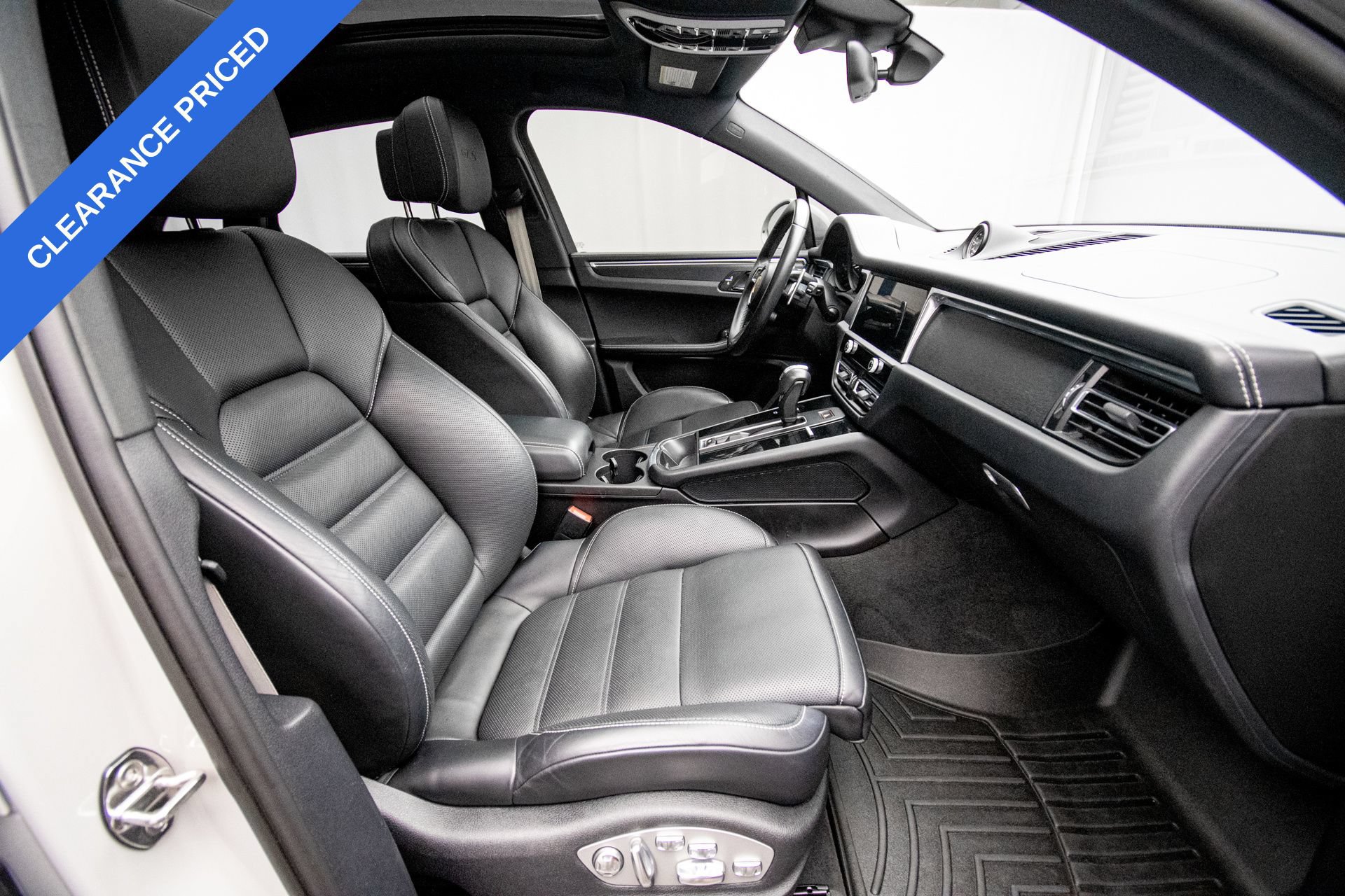 Used 2023 Porsche Macan GTS w/ Premium Package Plus AWD/4WD image 16