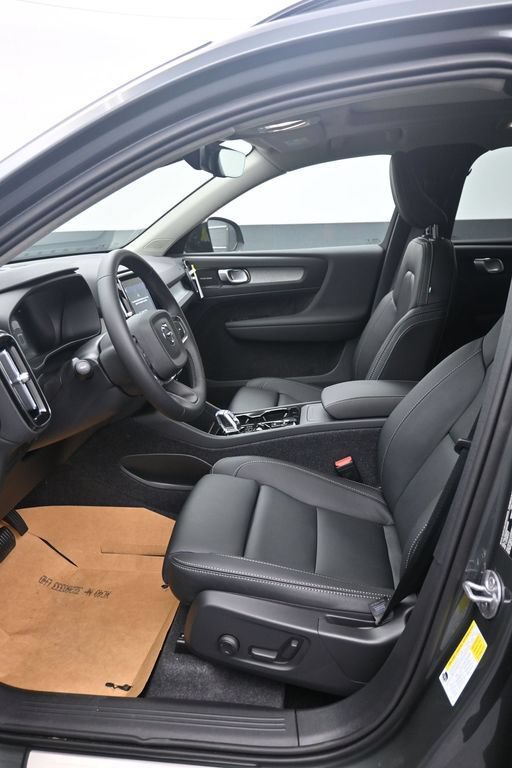 New 2026 Volvo XC40 B5 Plus w/ Climate Package AWD/4WD image 11