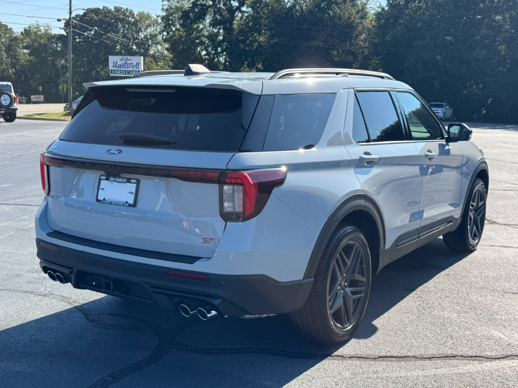 New 2027 Ford Explorer ST RWD image 7