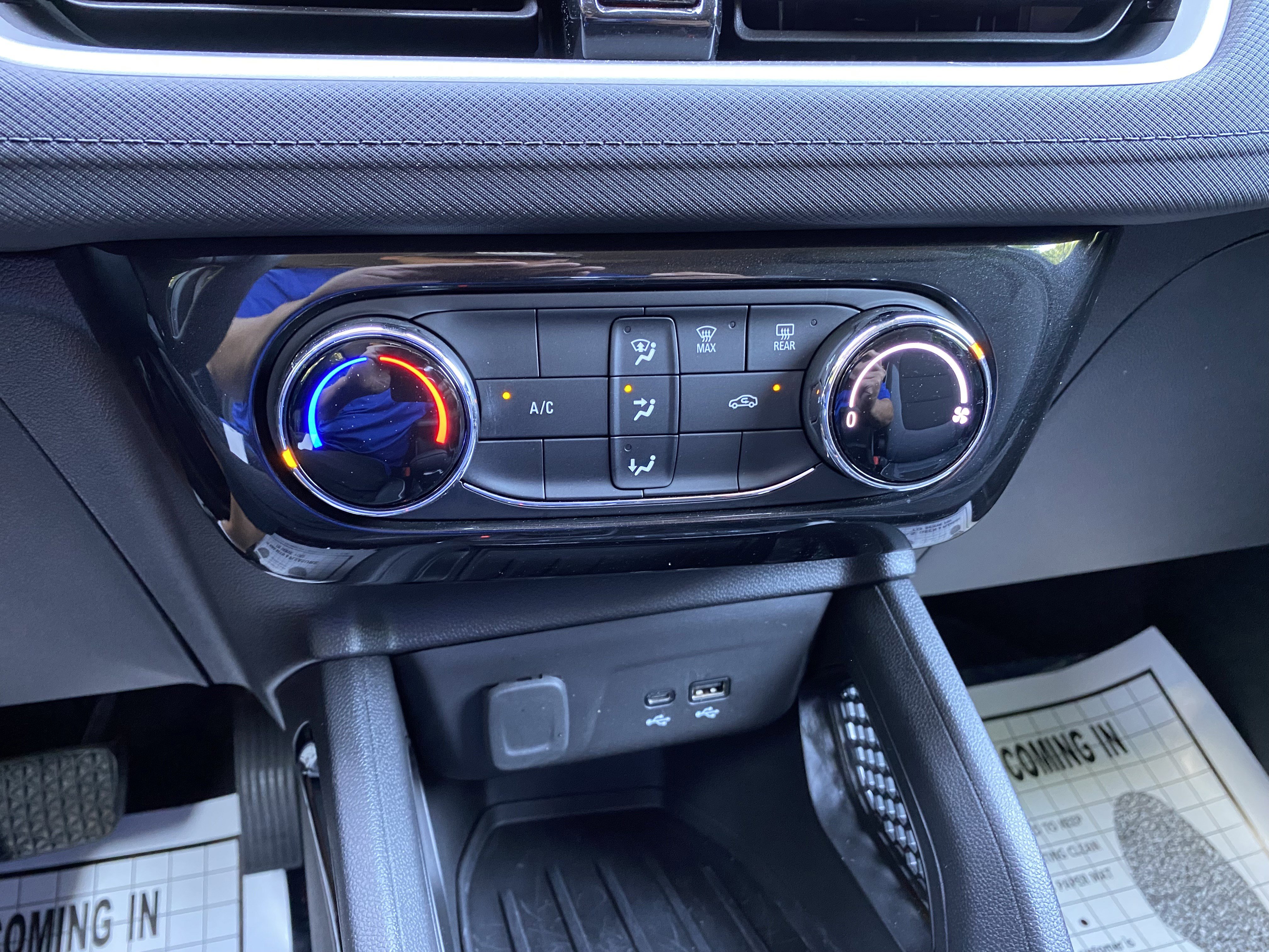 Used 2024 Chevrolet TrailBlazer LT w/ Driver Confidence Package image 29