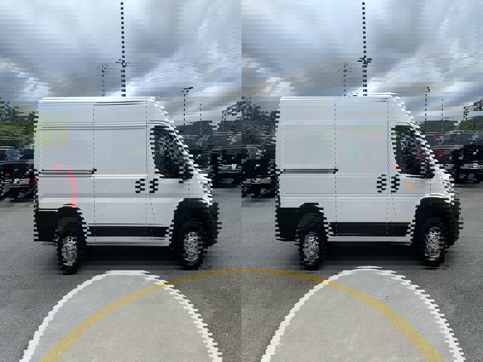 New 2024 RAM ProMaster 2500 w/ Convenience Group image 6