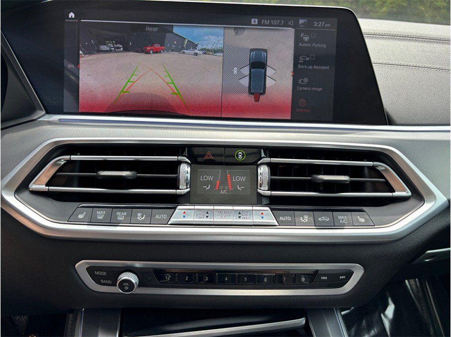 Used 2019 BMW X5 xDrive50i w/ Parking Assistance Package AWD/4WD image 34