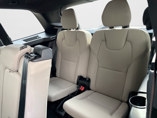 Certified 2026 Volvo XC90 B6 Plus AWD/4WD image 30