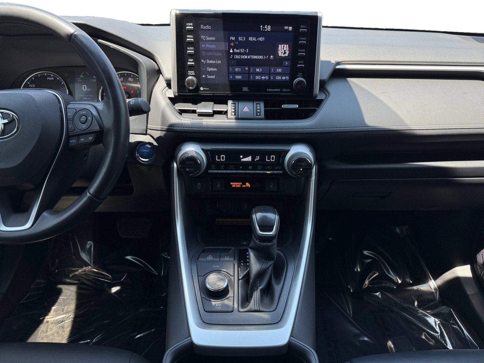 Used 2021 Toyota RAV4 XLE Premium image 11