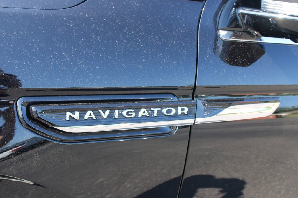 Used 2024 Lincoln Navigator L Reserve AWD/4WD image 18