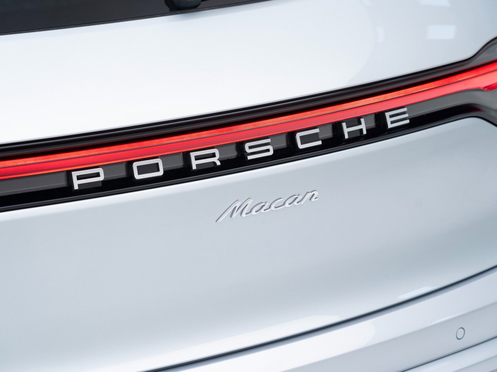 New 2026 Porsche Macan image 14