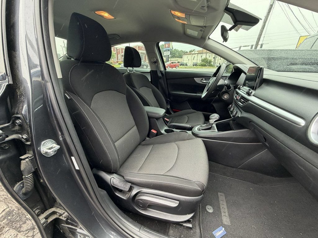 Used 2023 Kia Forte LXS FWD image 19