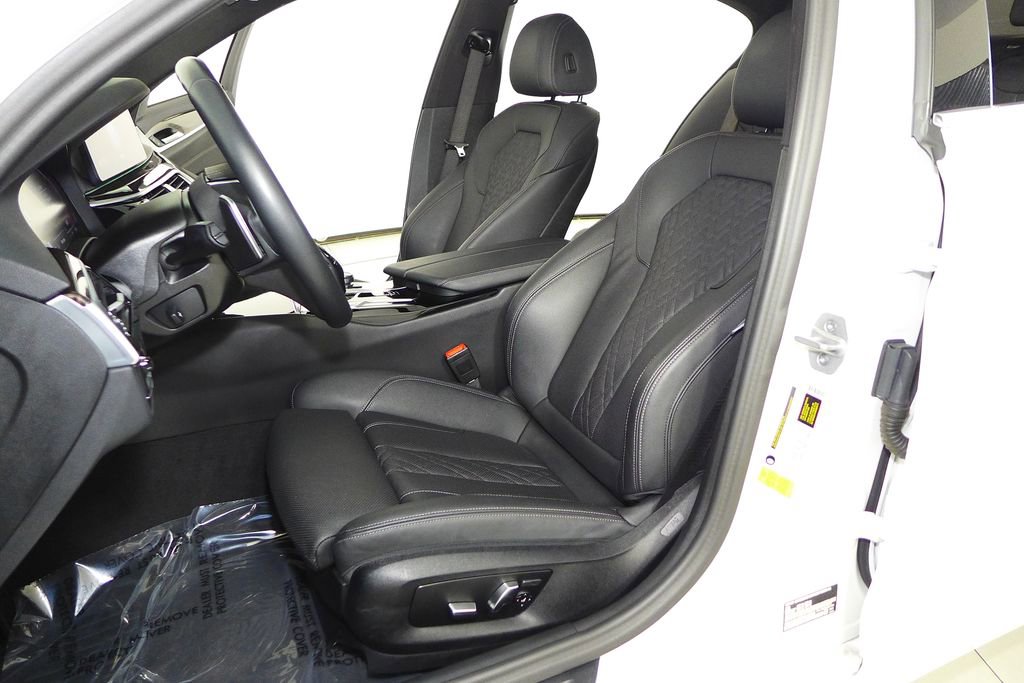 Certified 2023 BMW 530i w/ Convenience Package image 22