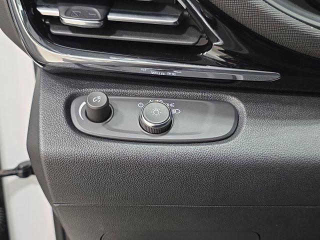 Used 2025 Buick Envista Sport Touring image 26
