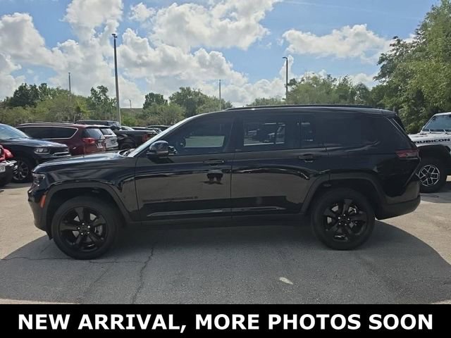 Used 2023 Jeep Grand Cherokee L Laredo AWD/4WD image 2