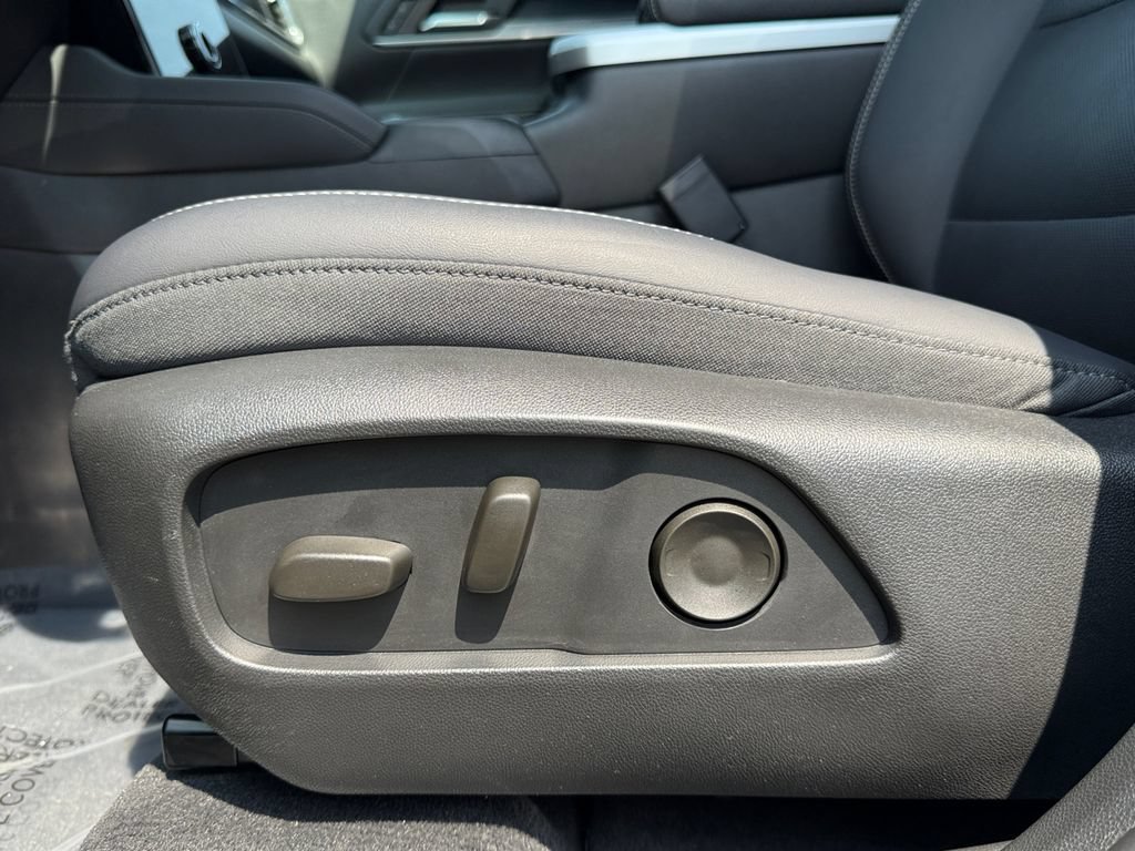 Used 2025 GMC Terrain Elevation w/ Elevation Premium Package AWD/4WD image 10