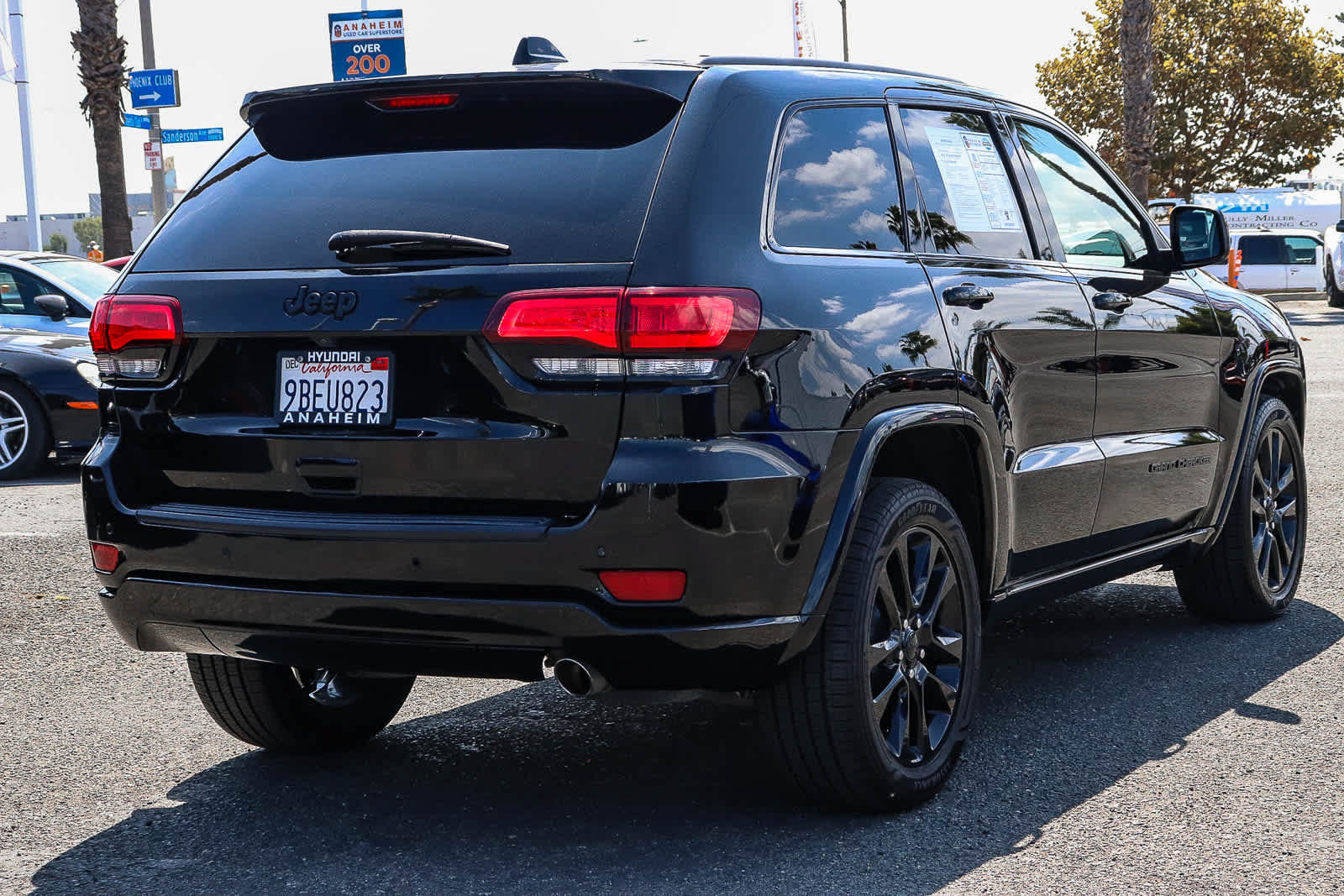 Used 2019 Jeep Grand Cherokee Altitude RWD image 7