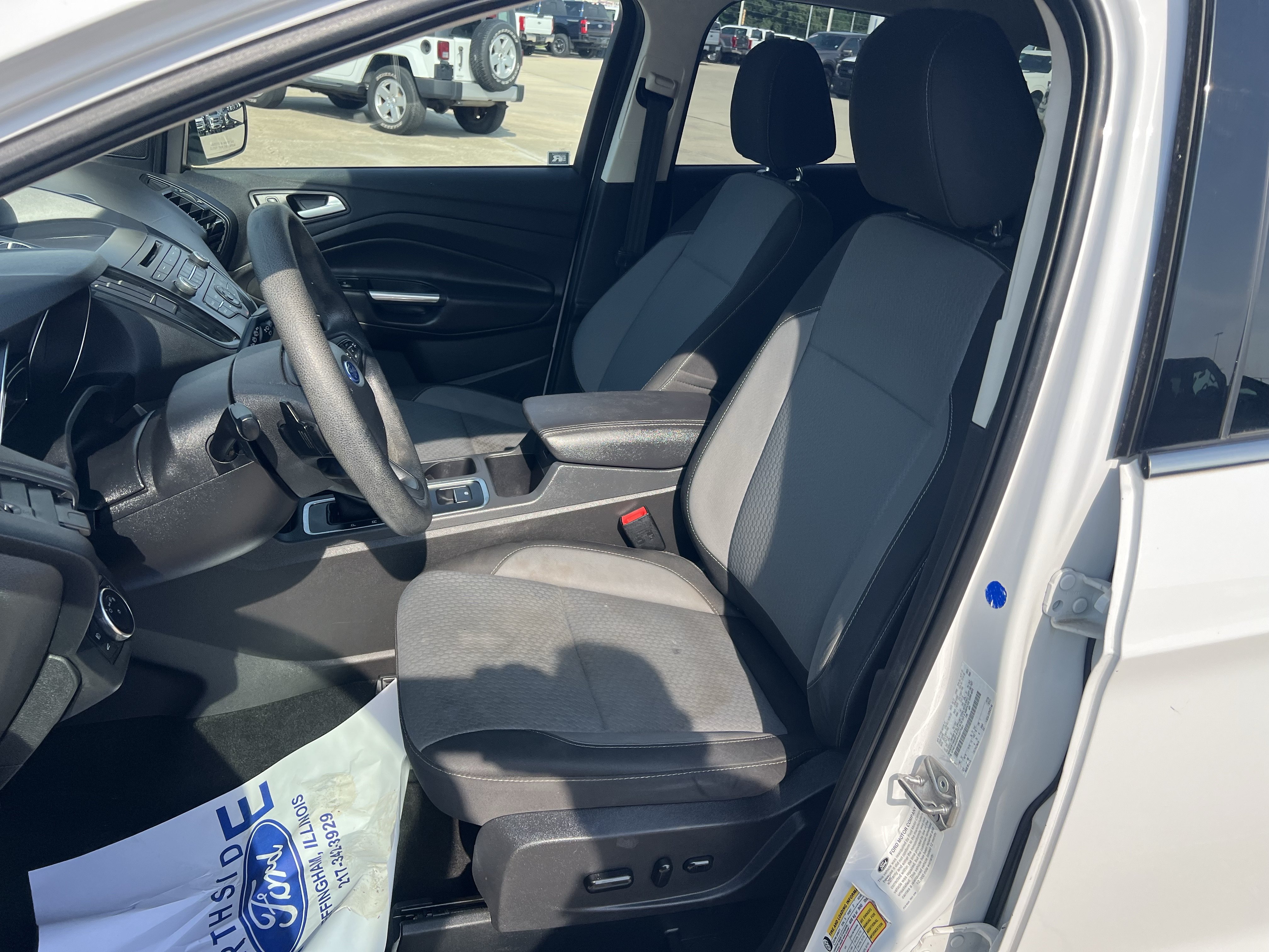 Used 2017 Ford Escape SE FWD image 11