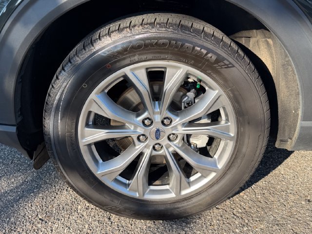 Used 2024 Ford Explorer XLT w/ Equipment Group 202A RWD image 10