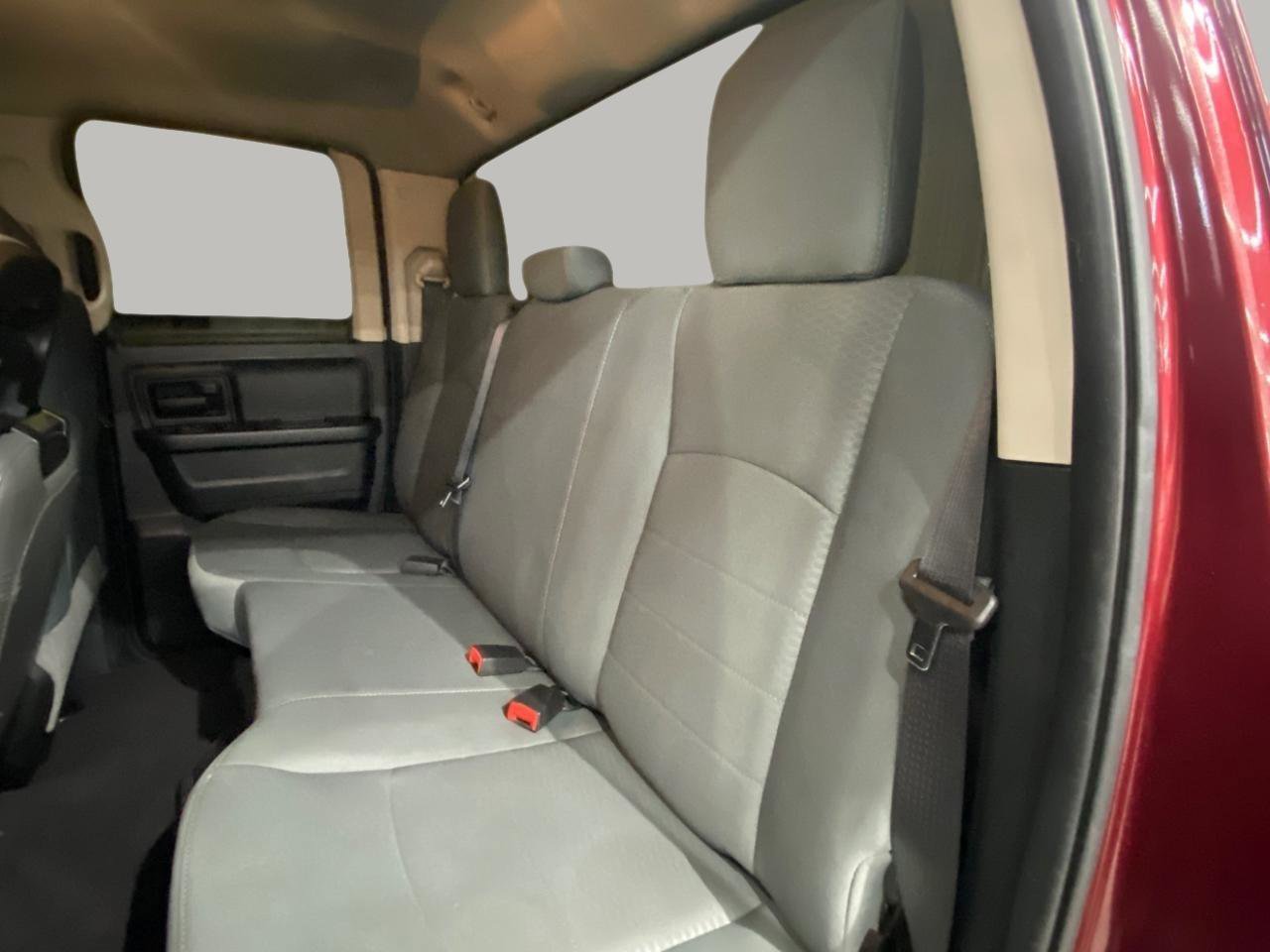 Used 2018 RAM 1500 Express image 25