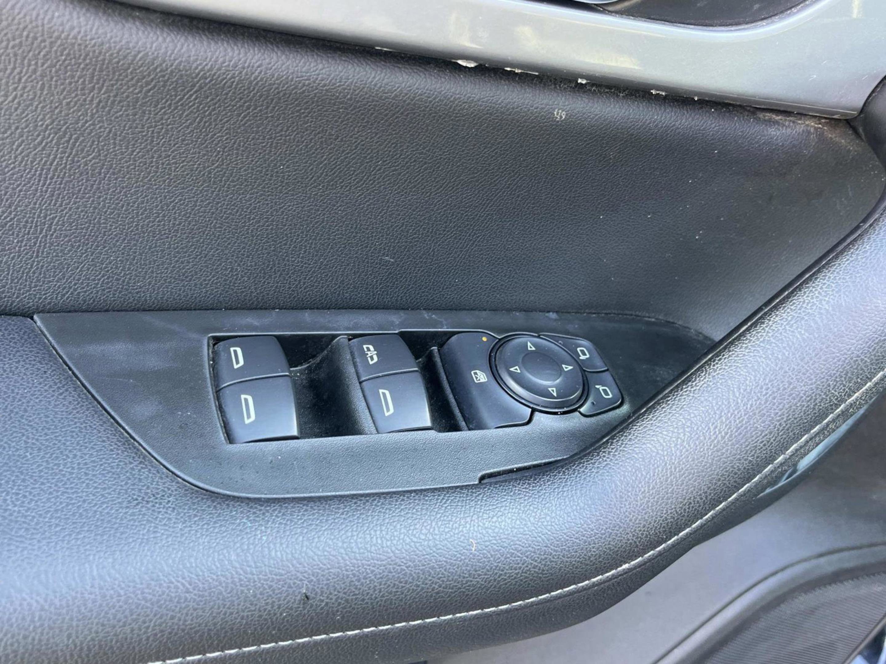 Used 2021 Chevrolet Blazer LT image 32