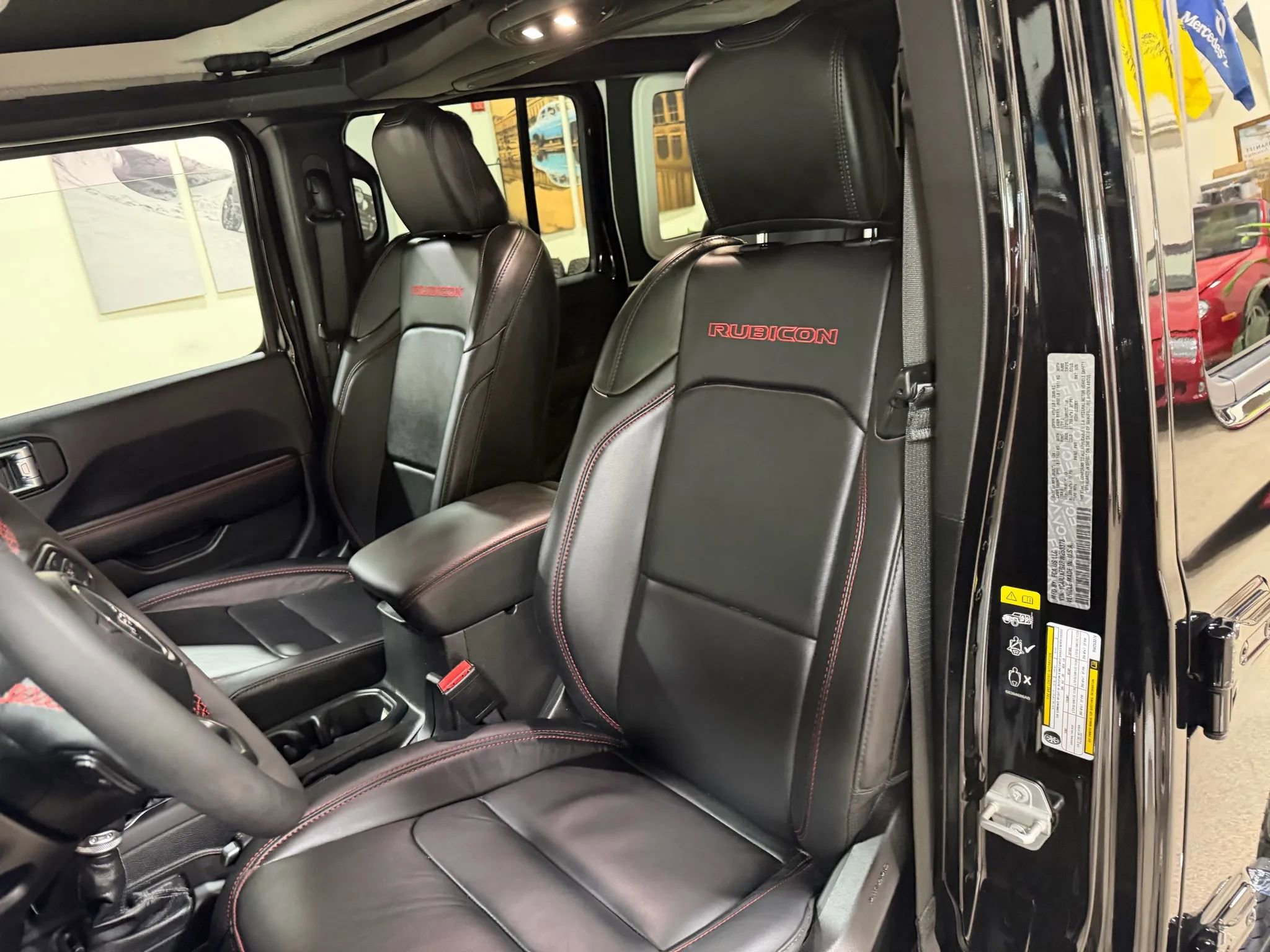 Used 2024 Jeep Wrangler Unlimited Rubicon image 32