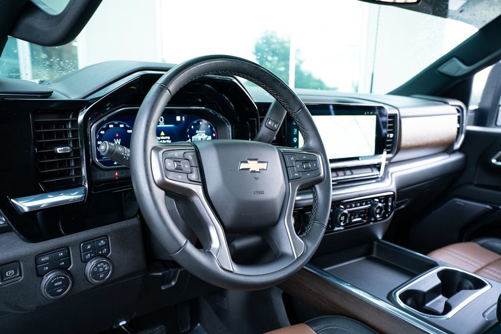 Used 2024 Chevrolet Silverado 3500 High Country AWD/4WD image 32