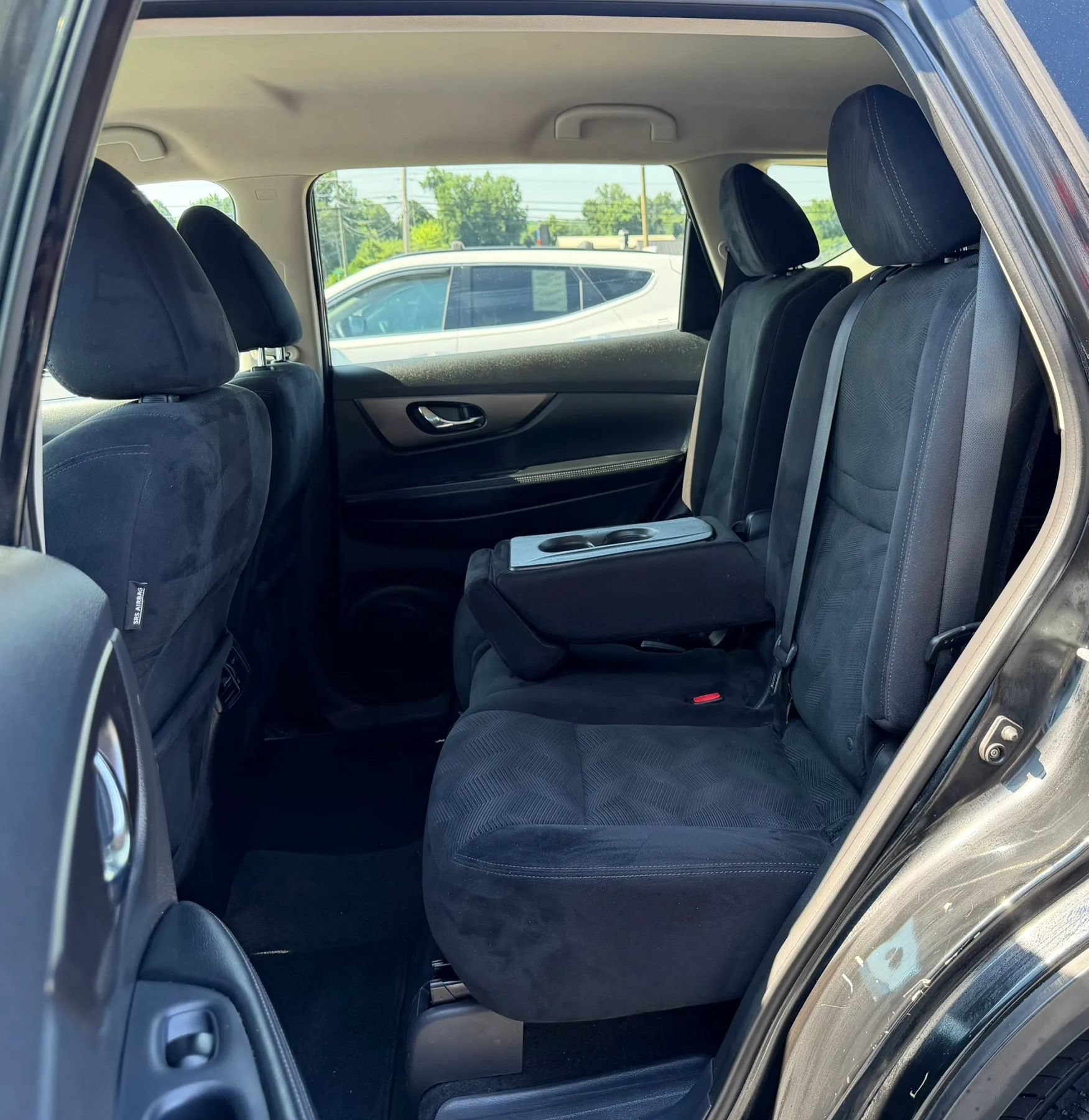 Used 2014 Nissan Rogue SV FWD image 10