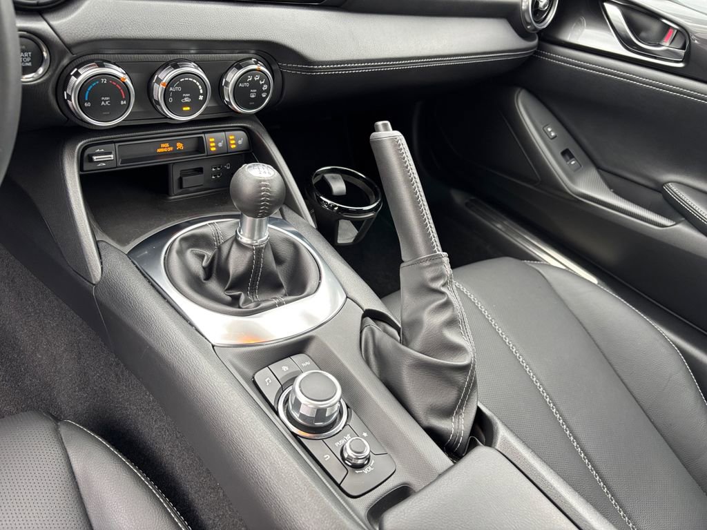 Used 2023 MAZDA MX-5 Miata Grand Touring RWD image 19