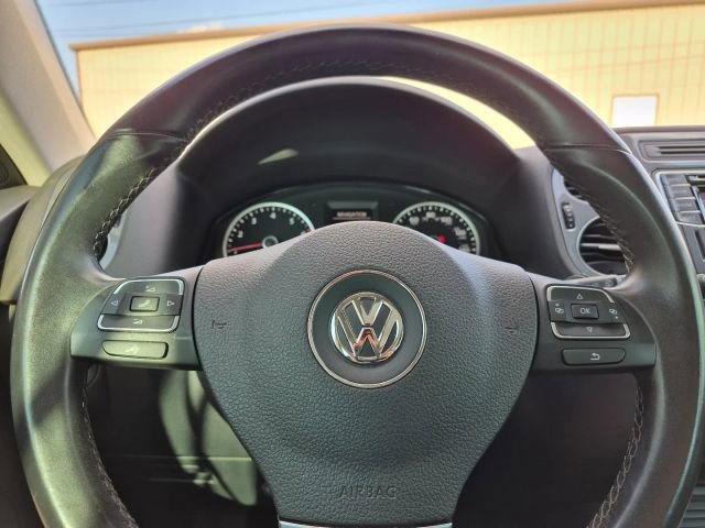 Used 2017 Volkswagen Tiguan Sport image 25