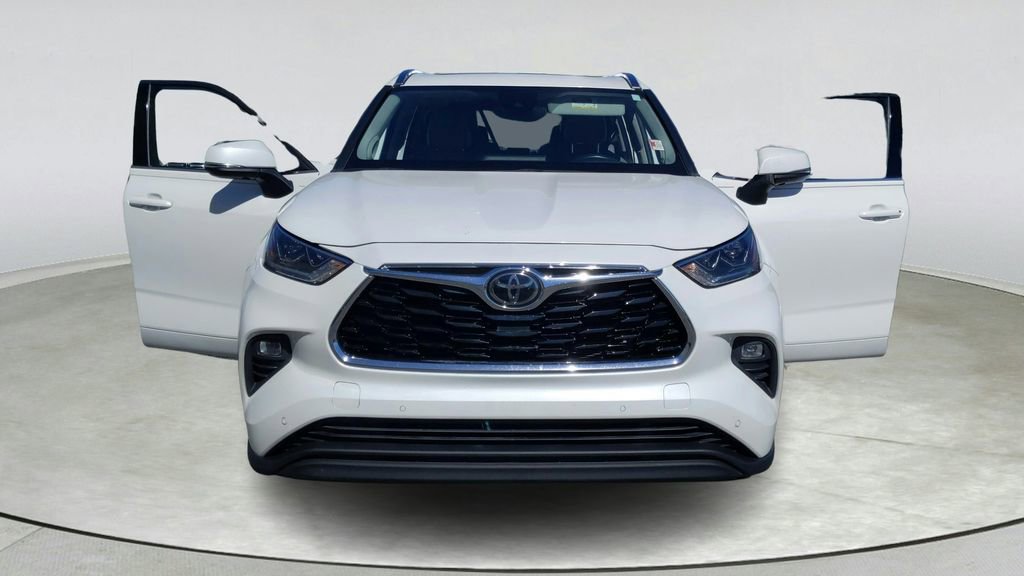 Used 2021 Toyota Highlander Limited image 9