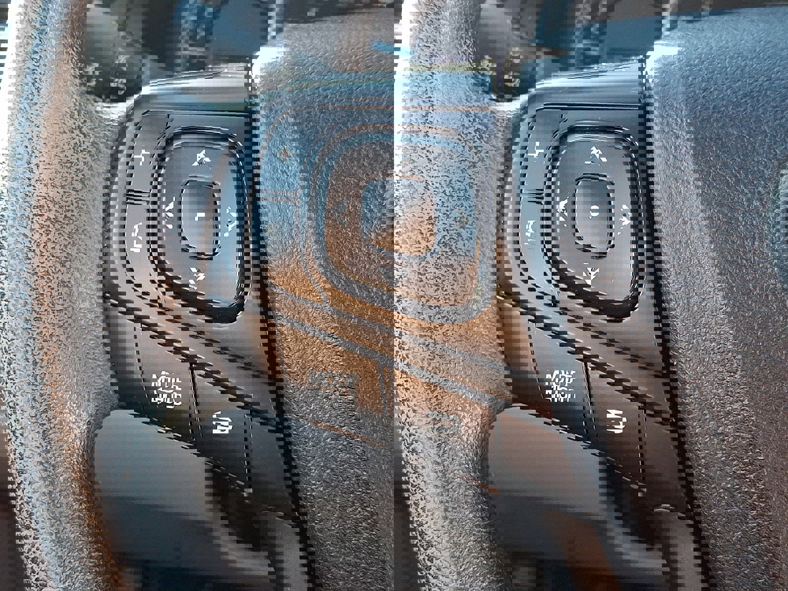 Used 2015 Toyota Camry LE image 19