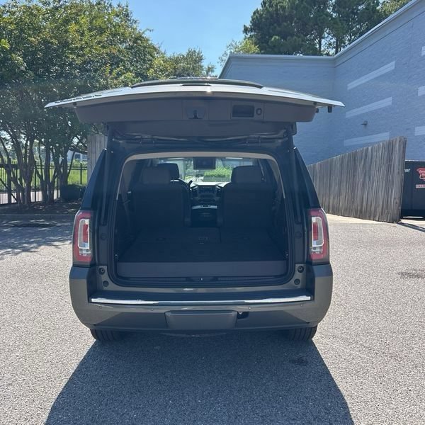 Used 2018 GMC Yukon Denali w/ Denali Ultimate Package RWD image 9