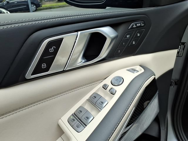 Used 2024 BMW X7 M60i w/ Executive Package AWD/4WD image 16