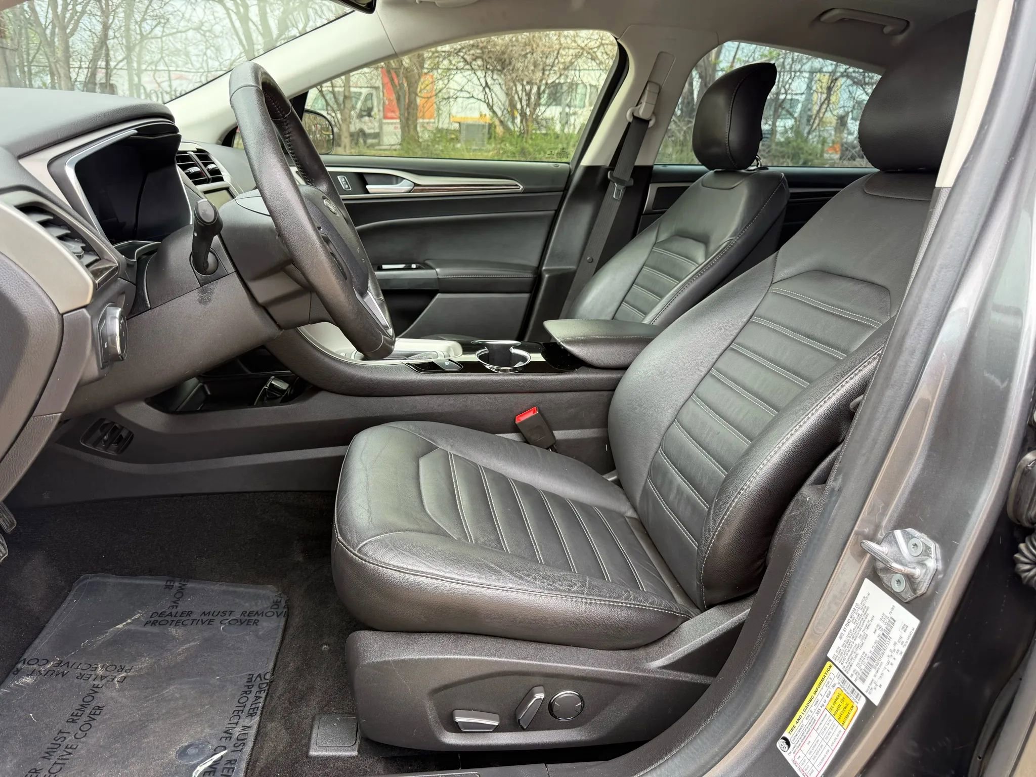 Used 2014 Ford Fusion SE w/ Equipment Group 202A FWD image 9