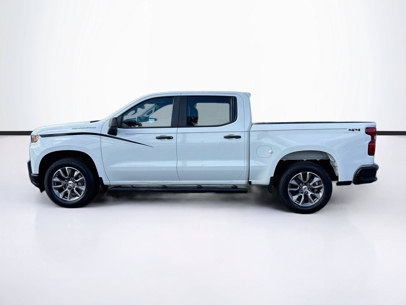Used 2022 Chevrolet Silverado 1500 W/T w/ WT Fleet Convenience Package AWD/4WD image 4