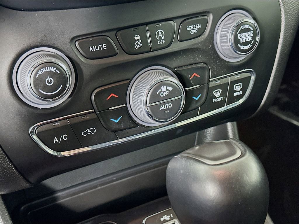 Certified 2023 Jeep Cherokee Altitude Lux w/ Lux Elite Package image 26